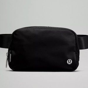 Lululemon Everywhere Belt Bag 1L - black